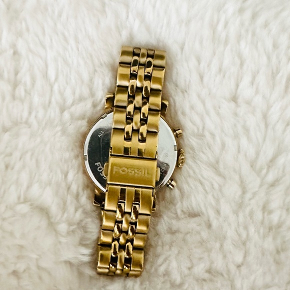Gold Fossil Women’s Watch - Picture 5 of 8